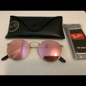 Rayban 50 metal round metal gold shn, cpr New!  Worn a few times only.